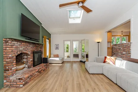28 Tampa Street Nashua NH 03064