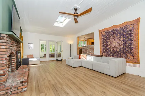 28 Tampa Street Nashua NH 03064