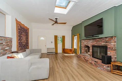 28 Tampa Street Nashua NH 03064