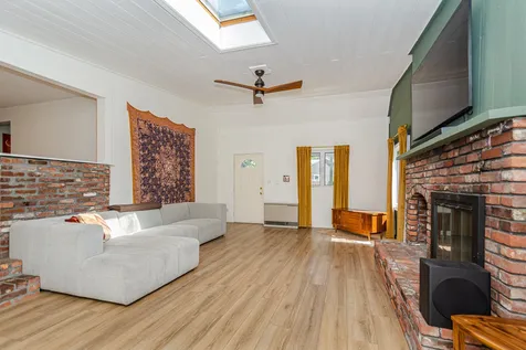 28 Tampa Street Nashua NH 03064