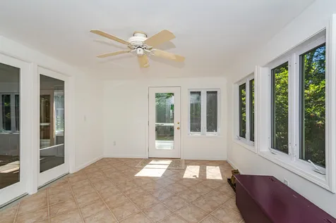 28 Tampa Street Nashua NH 03064