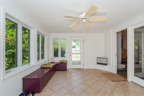 28 Tampa Street Nashua NH 03064
