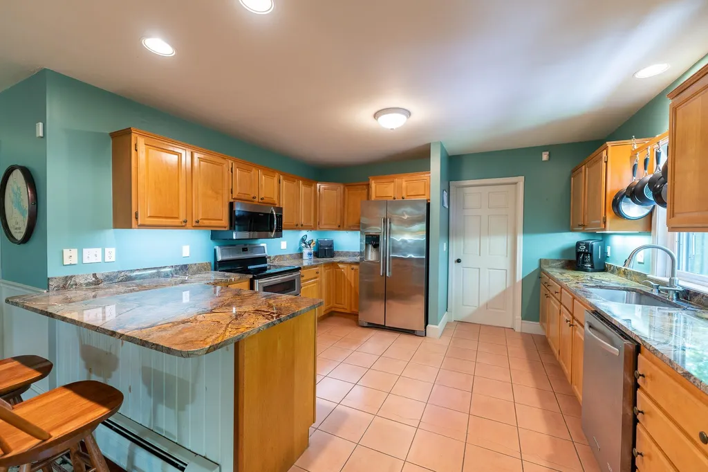 22 Berrywood Drive Wolfeboro NH 03894