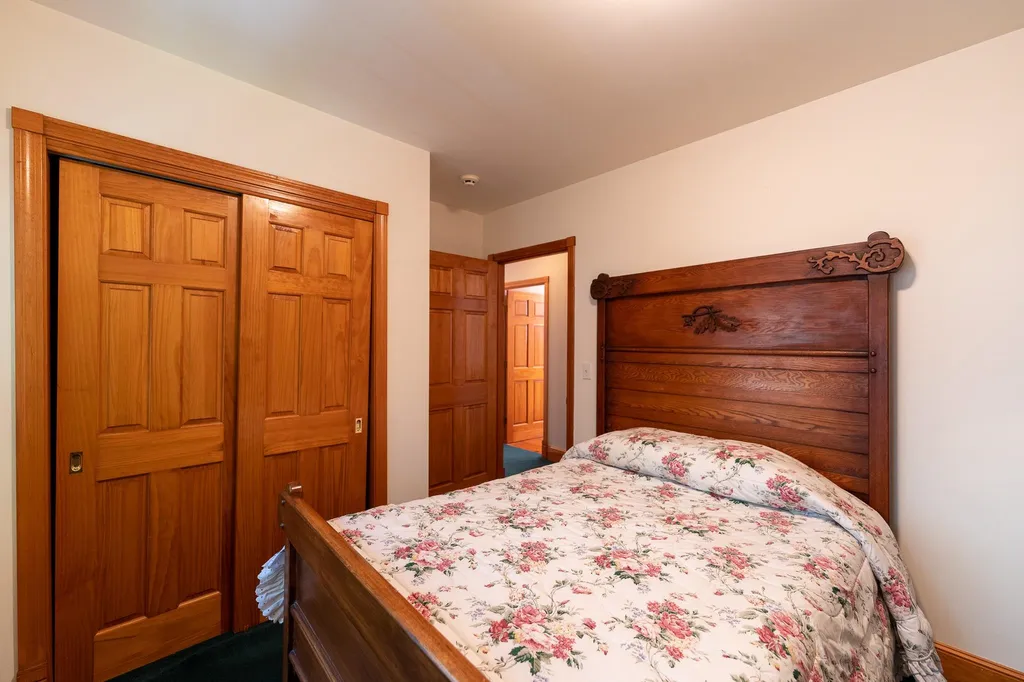 22 Berrywood Drive Wolfeboro NH 03894