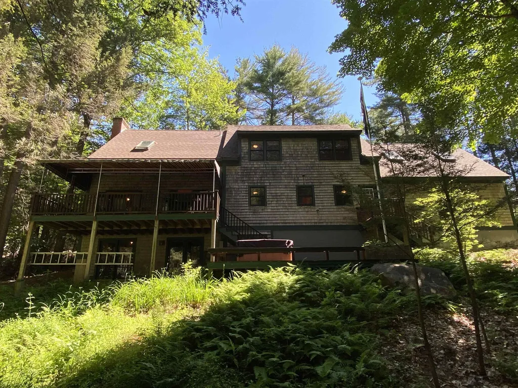 22 Berrywood Drive Wolfeboro NH 03894