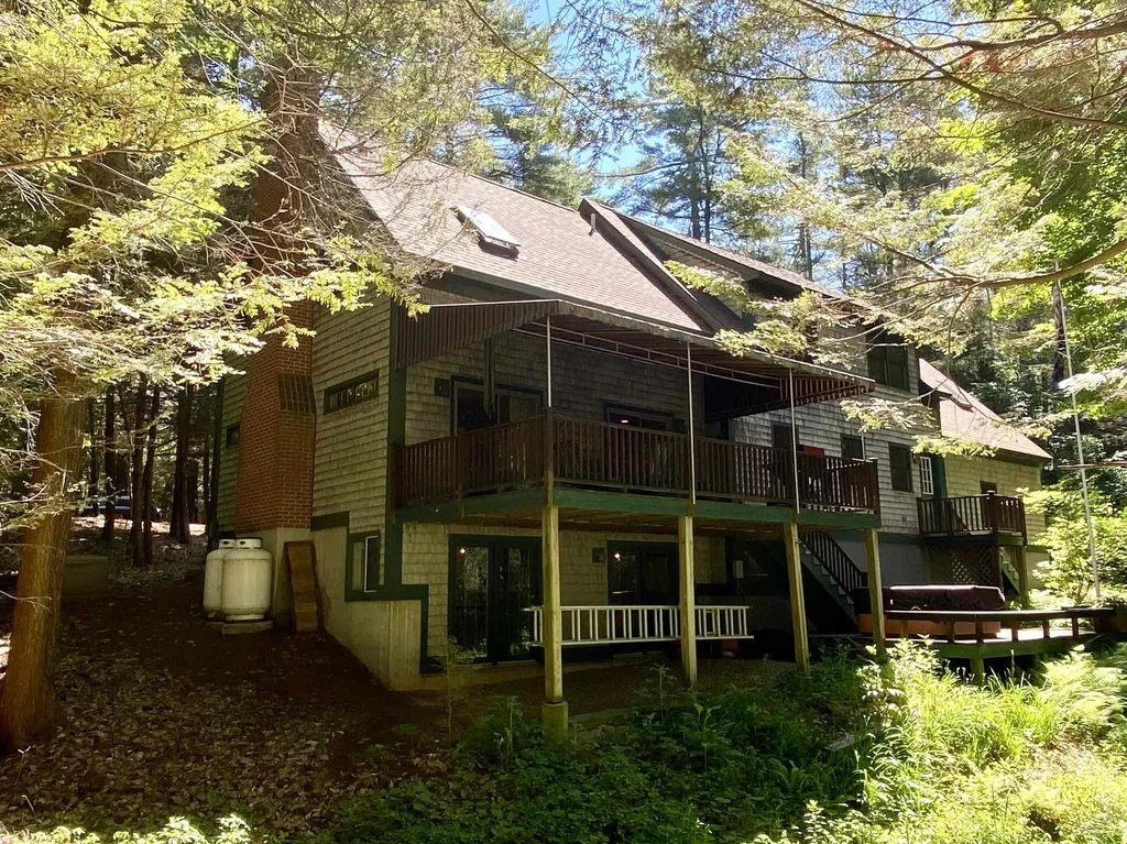 22 Berrywood Drive Wolfeboro NH 03894