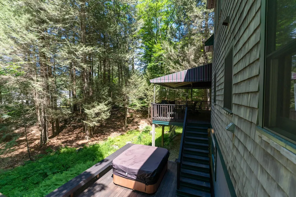 22 Berrywood Drive Wolfeboro NH 03894