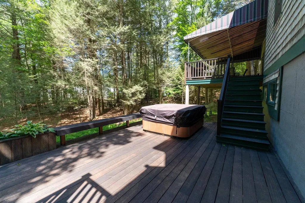 22 Berrywood Drive Wolfeboro NH 03894