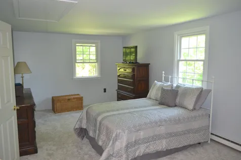 13 Chestnut Hill Drive Londonderry NH 03053