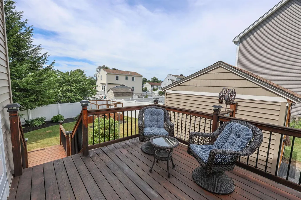15 Grand Avenue Hudson NH 03051