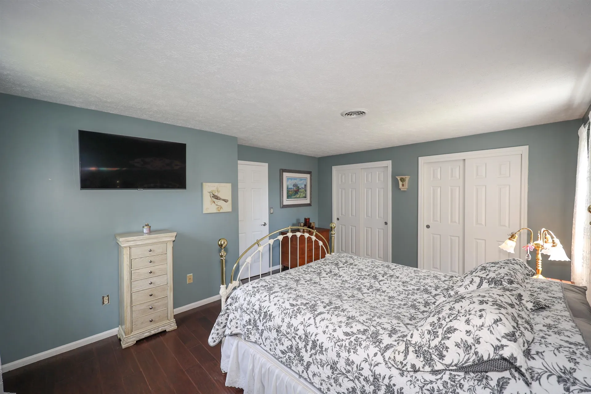 15 Grand Avenue Hudson NH 03051