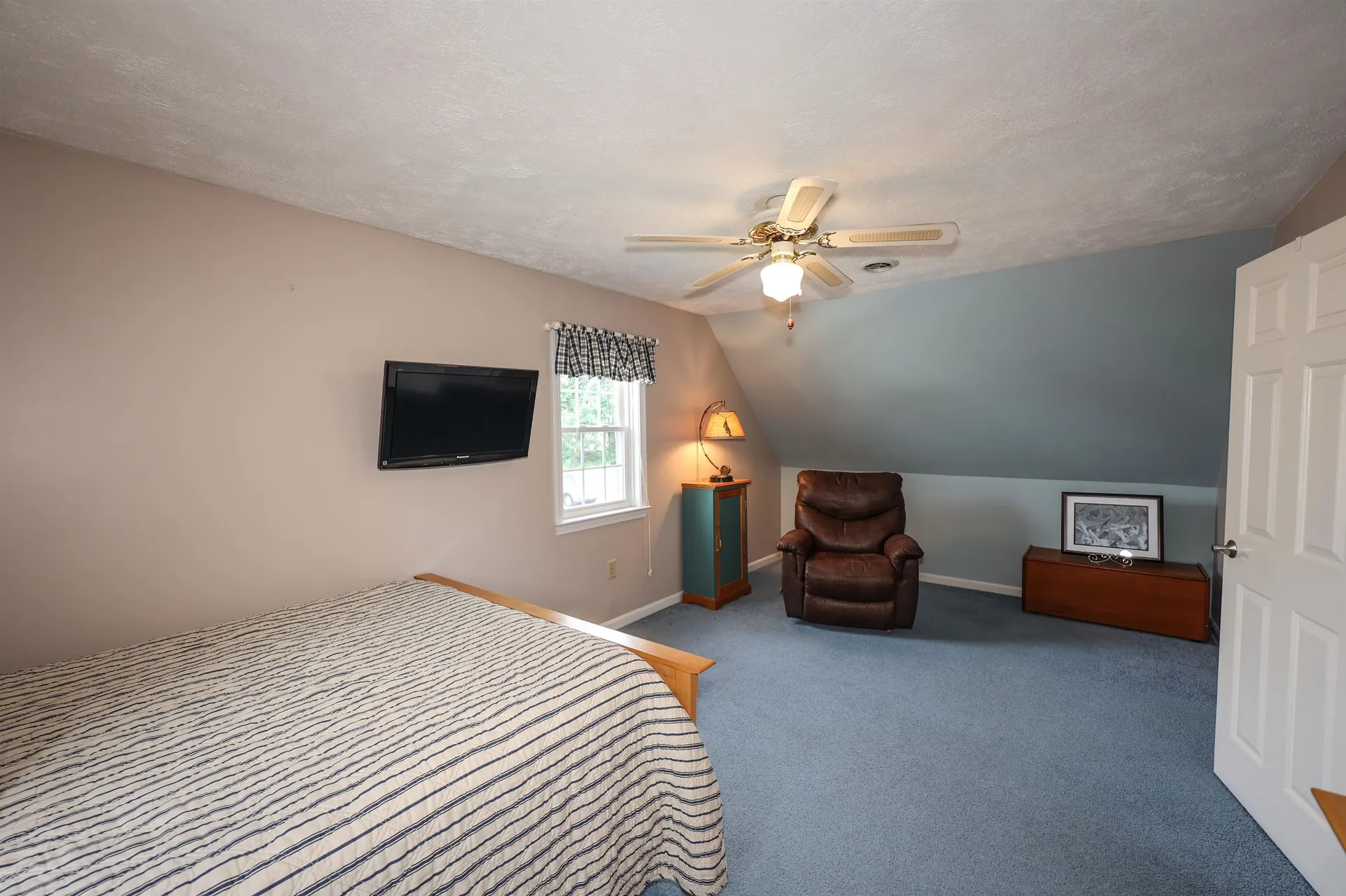 15 Grand Avenue Hudson NH 03051