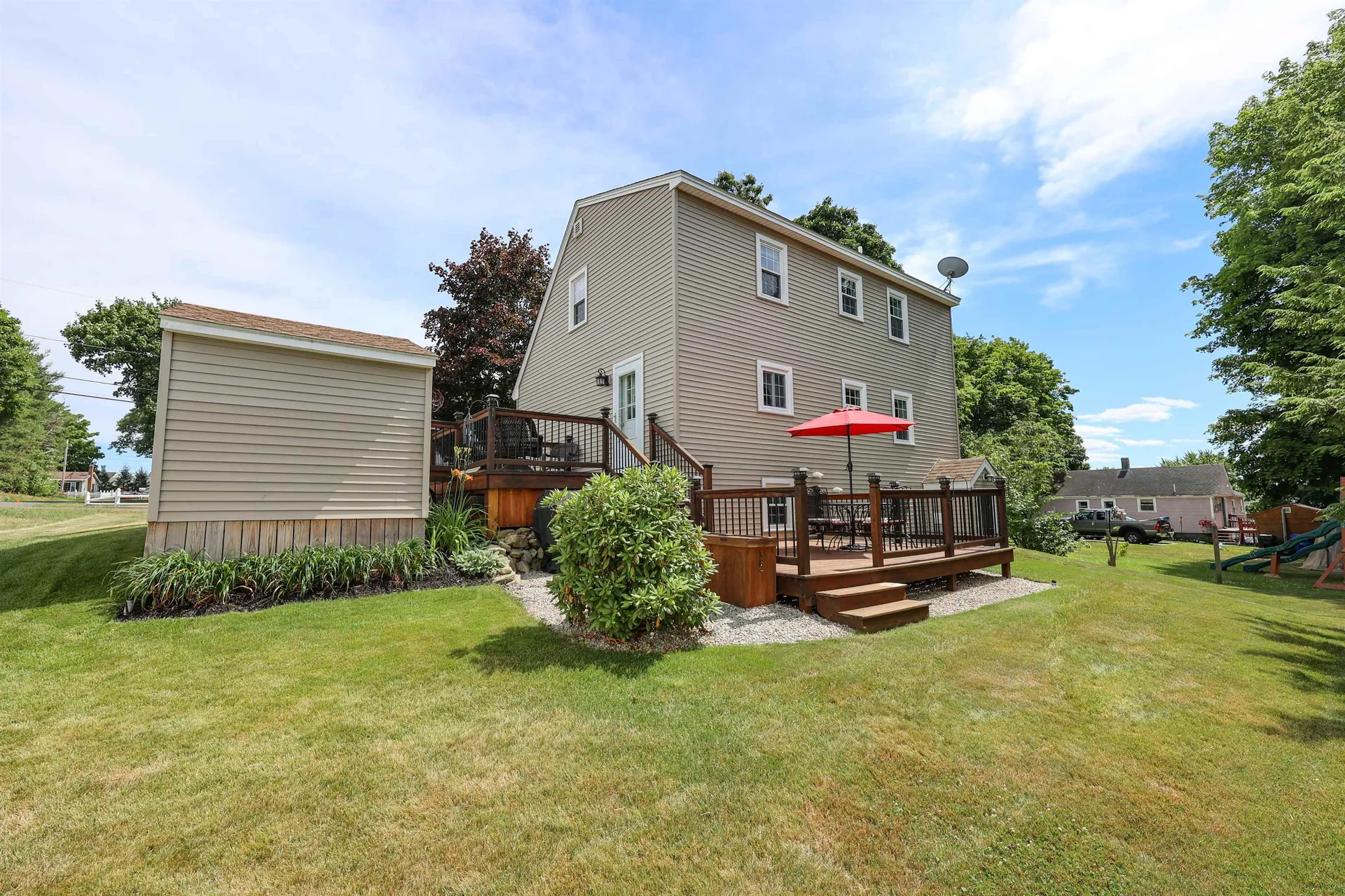 15 Grand Avenue Hudson NH 03051