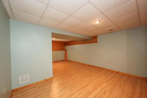 15 Grand Avenue Hudson NH 03051