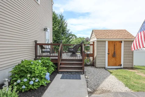 15 Grand Avenue Hudson NH 03051