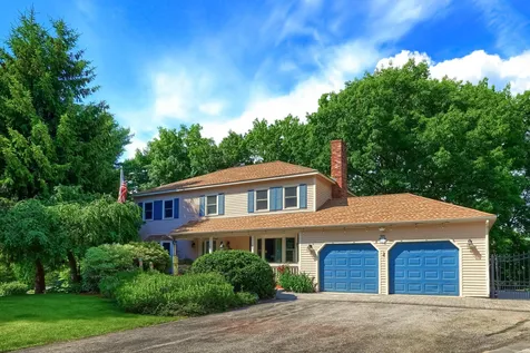 28 Decatur Drive Nashua NH 03062