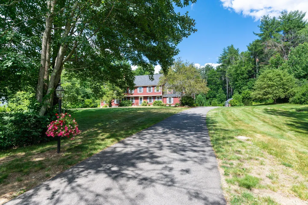 138 Kendall Pond Road Windham NH 03087
