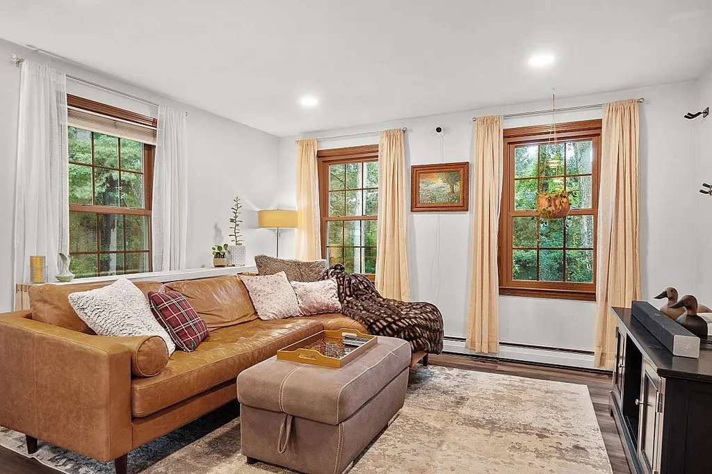 10 Marian Lane Nashua NH 03062
