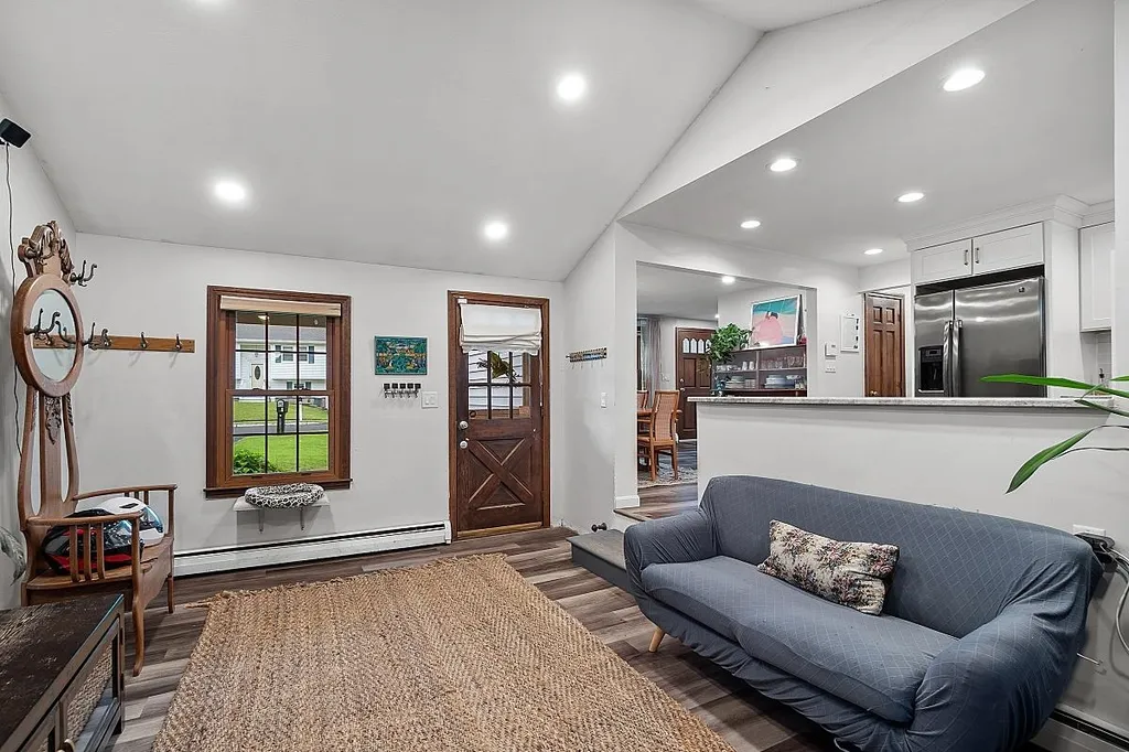 10 Marian Lane Nashua NH 03062