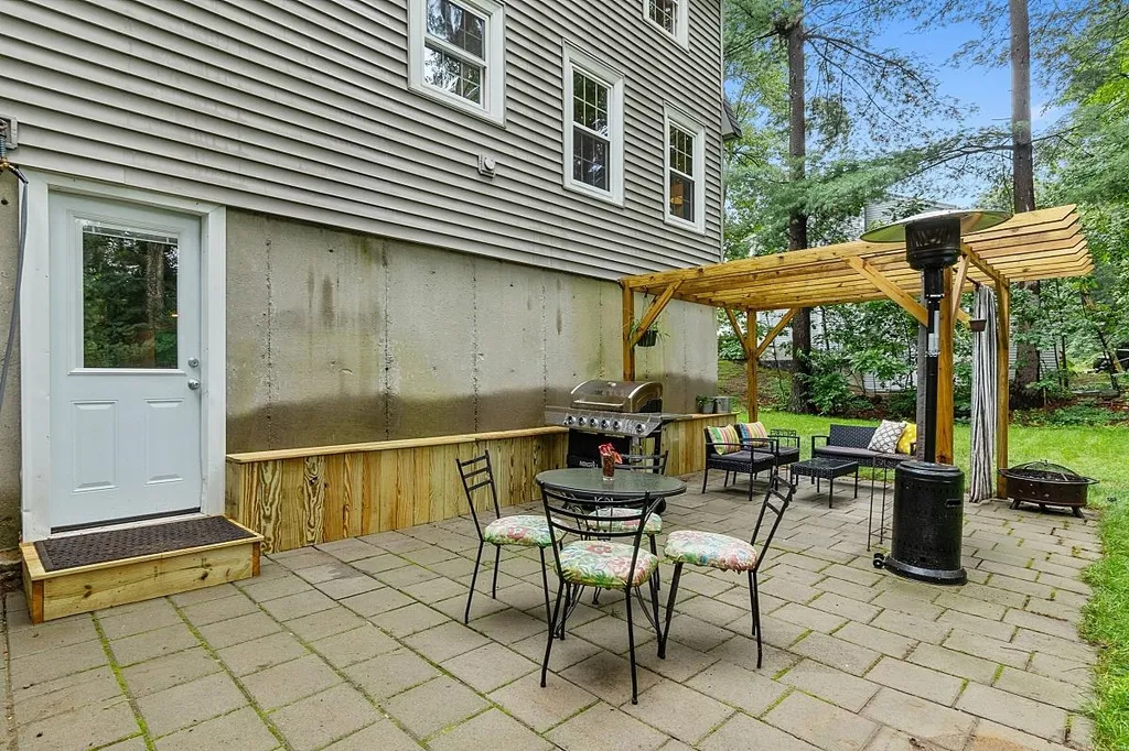 10 Marian Lane Nashua NH 03062