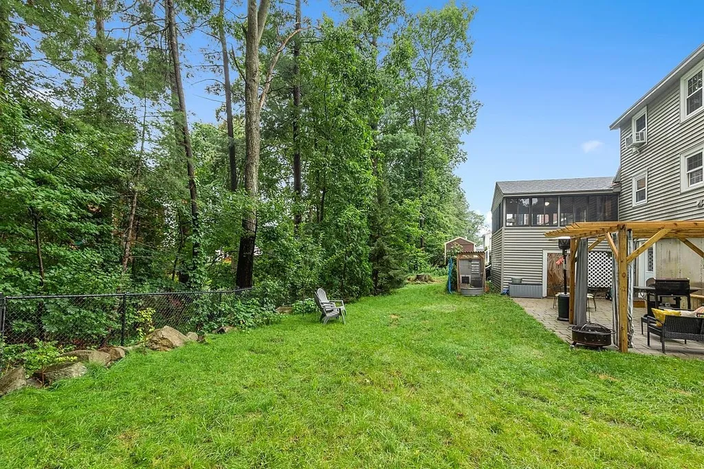 10 Marian Lane Nashua NH 03062