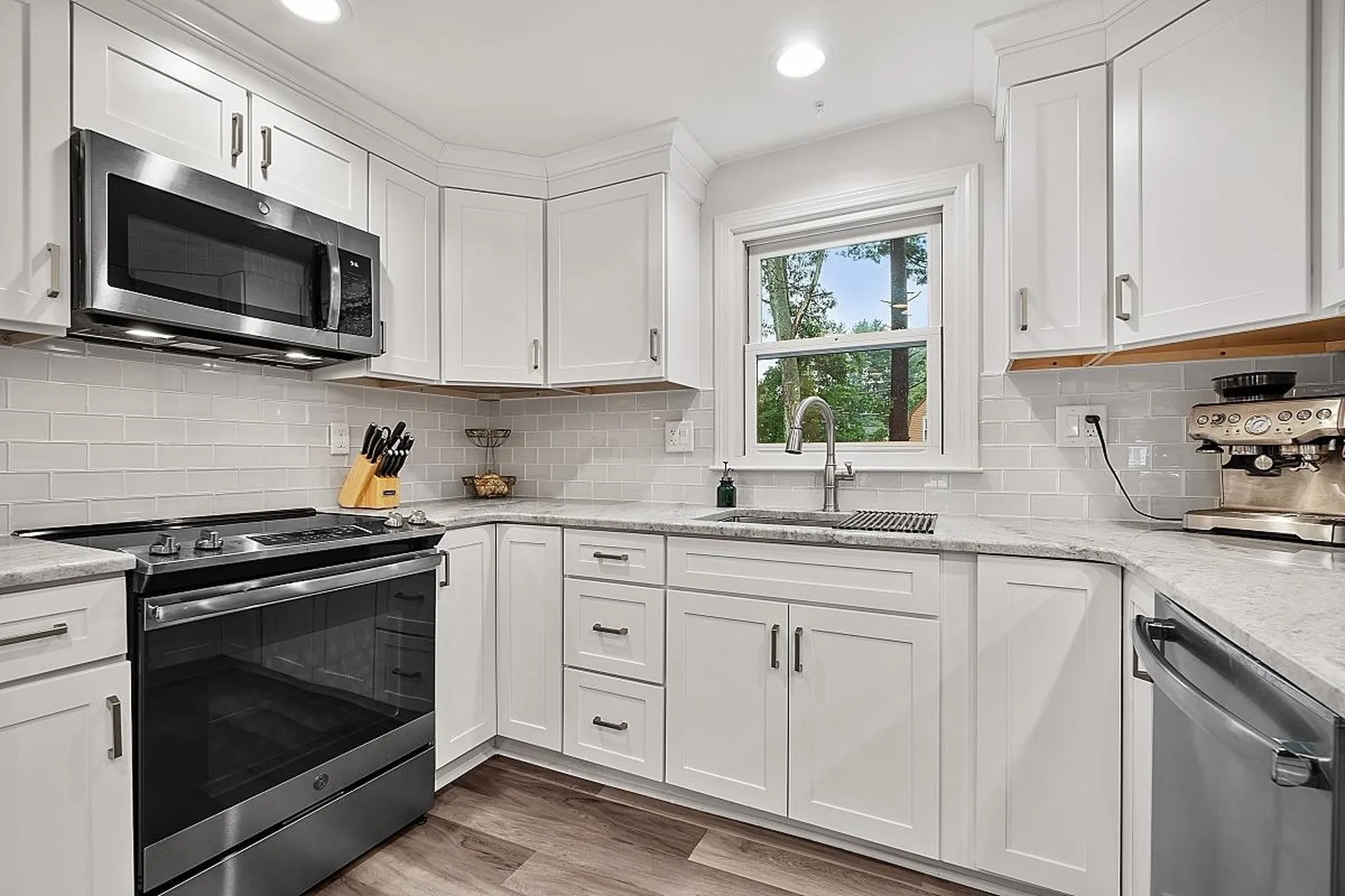 10 Marian Lane Nashua NH 03062