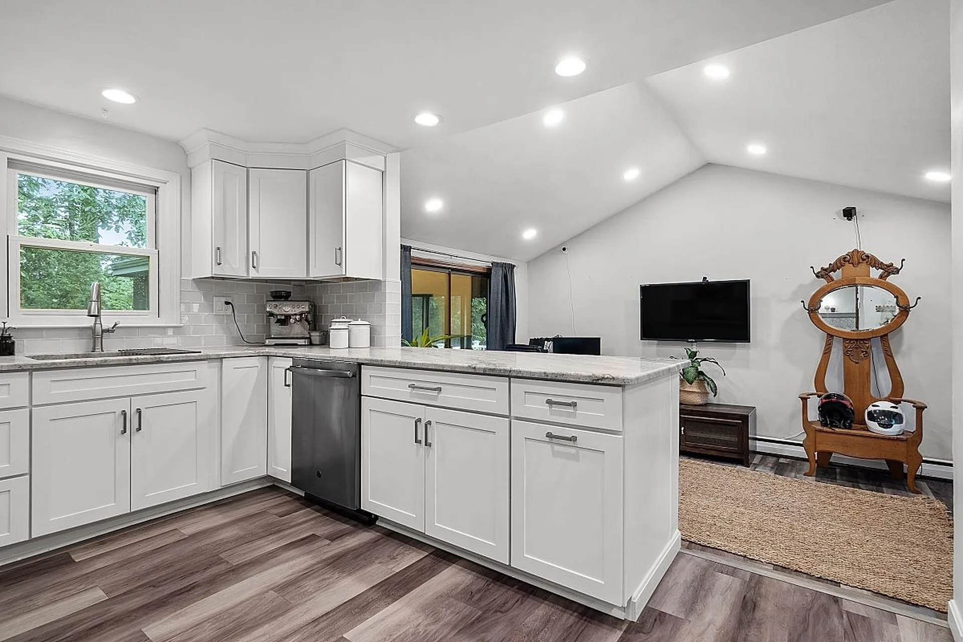 10 Marian Lane Nashua NH 03062
