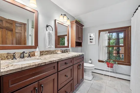 10 Marian Lane Nashua NH 03062