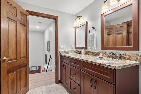 10 Marian Lane Nashua NH 03062