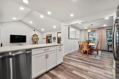 10 Marian Lane Nashua NH 03062