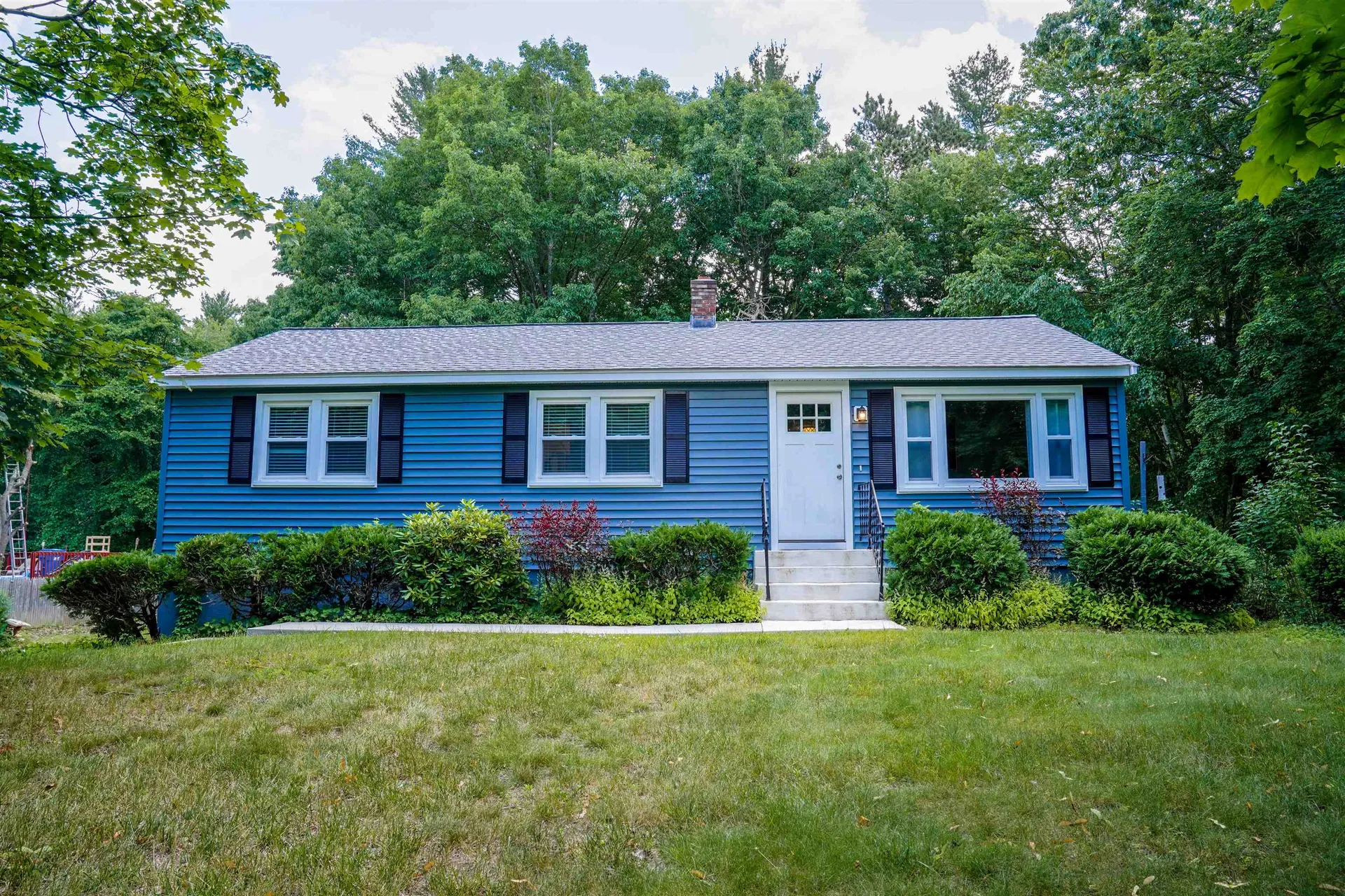 41 Haigh Avenue Salem NH 03079