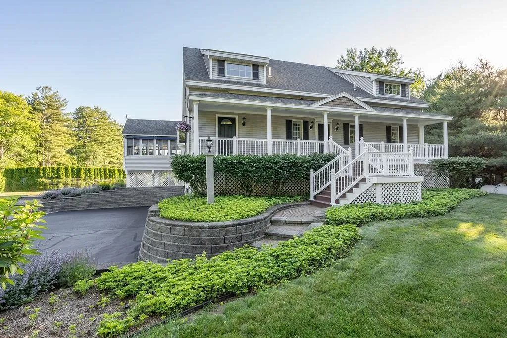 28 Davis Lane Moultonborough NH 03254