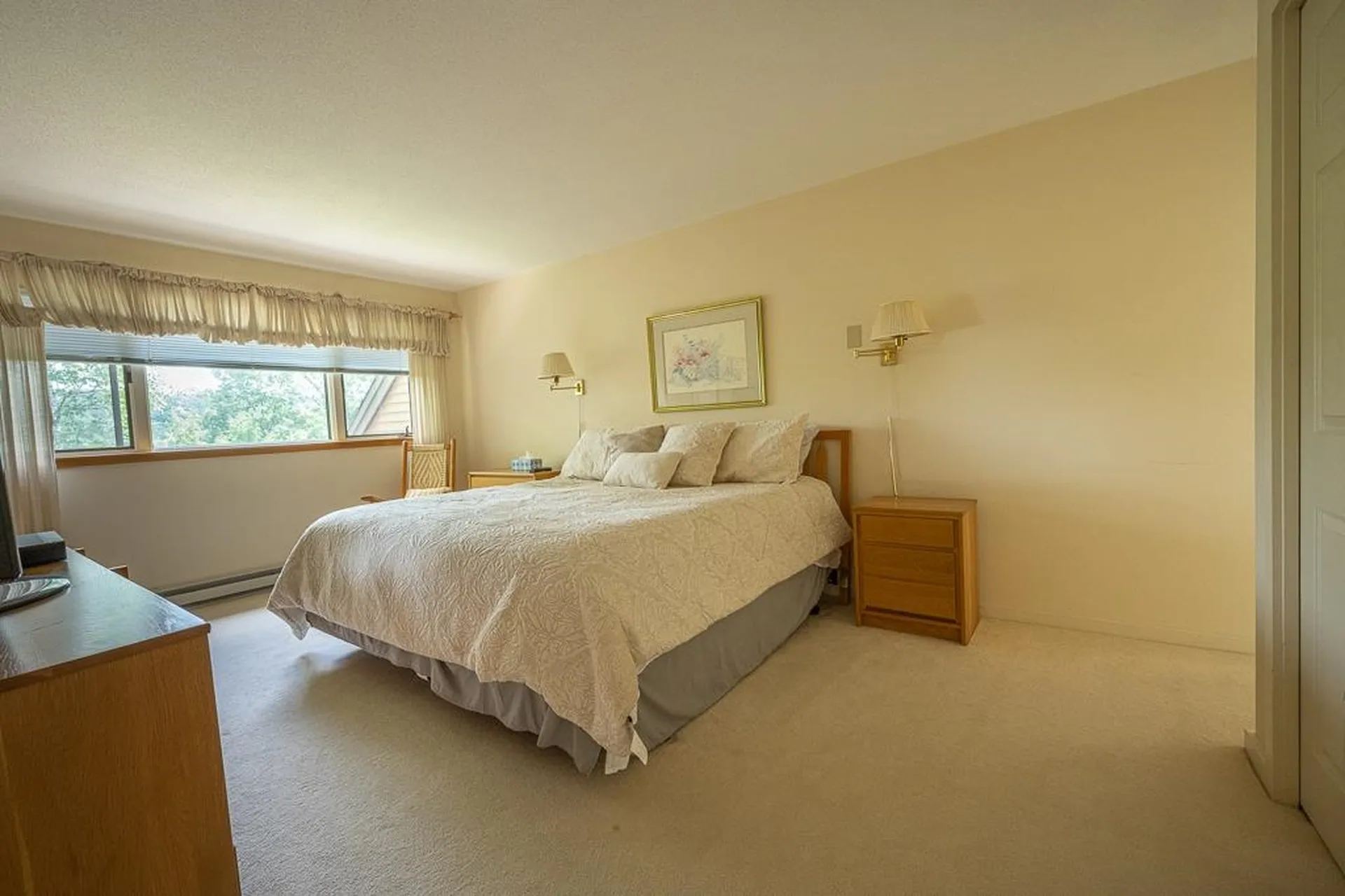 1140 Murphy's Road Hartford VT 05059
