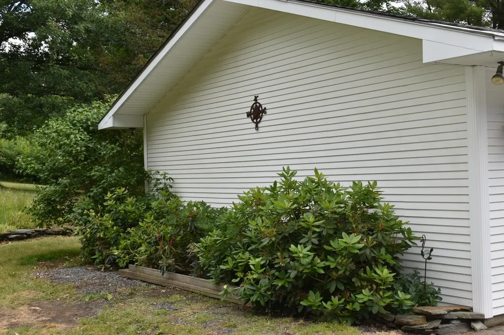 1084 Fairground Road Bradford VT 05040