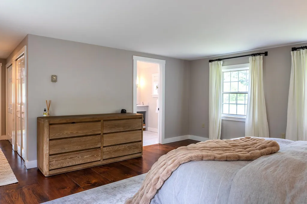 211 Abnaki Trace Hartford VT 05059