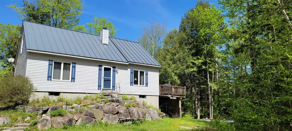 34 Muskrat Lane Londonderry VT 05148