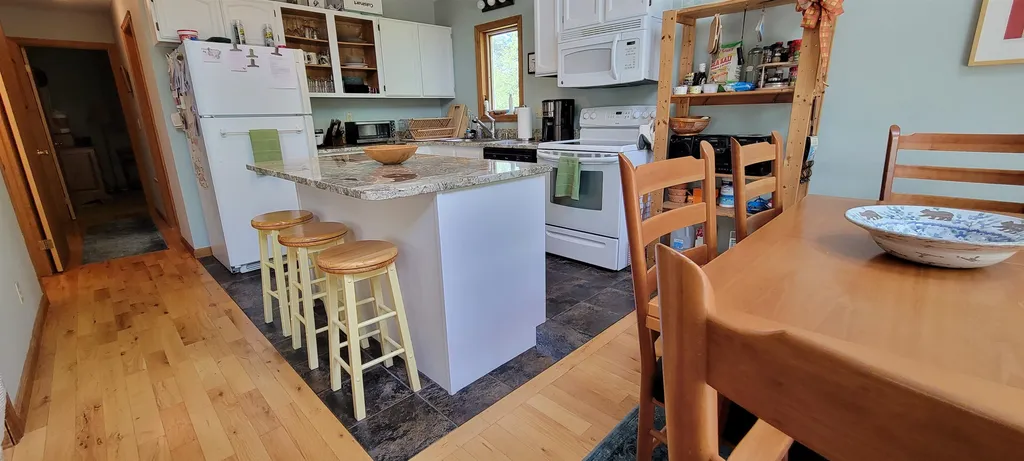 34 Muskrat Lane Londonderry VT 05148