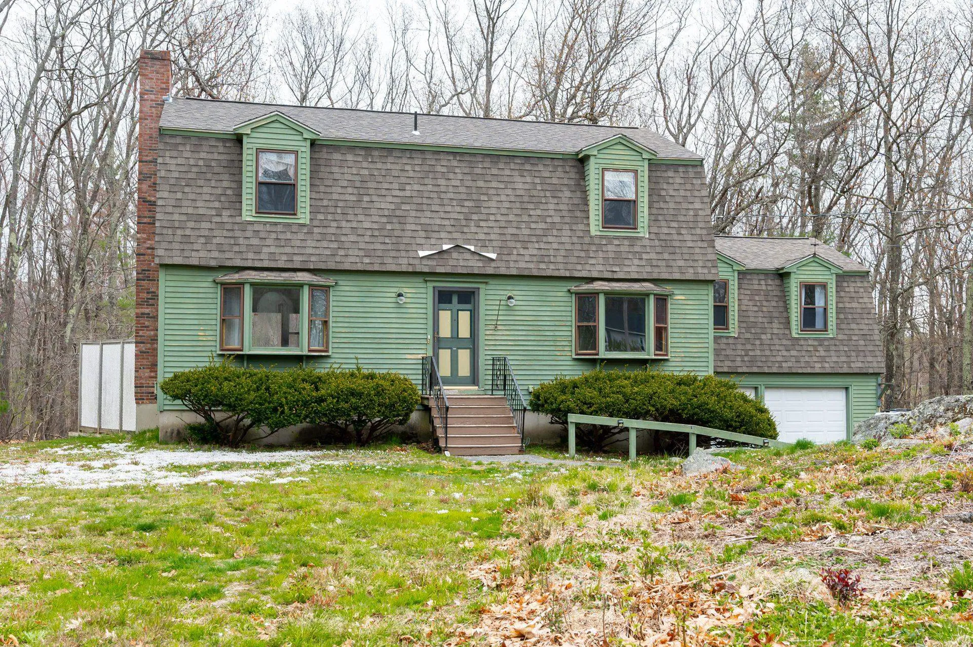 5 Debbie Terrace Derry NH 03038