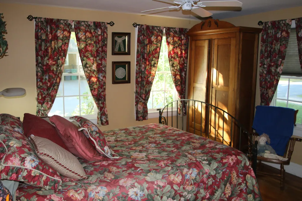 16 Lamprey Terrace Hampton NH 03842