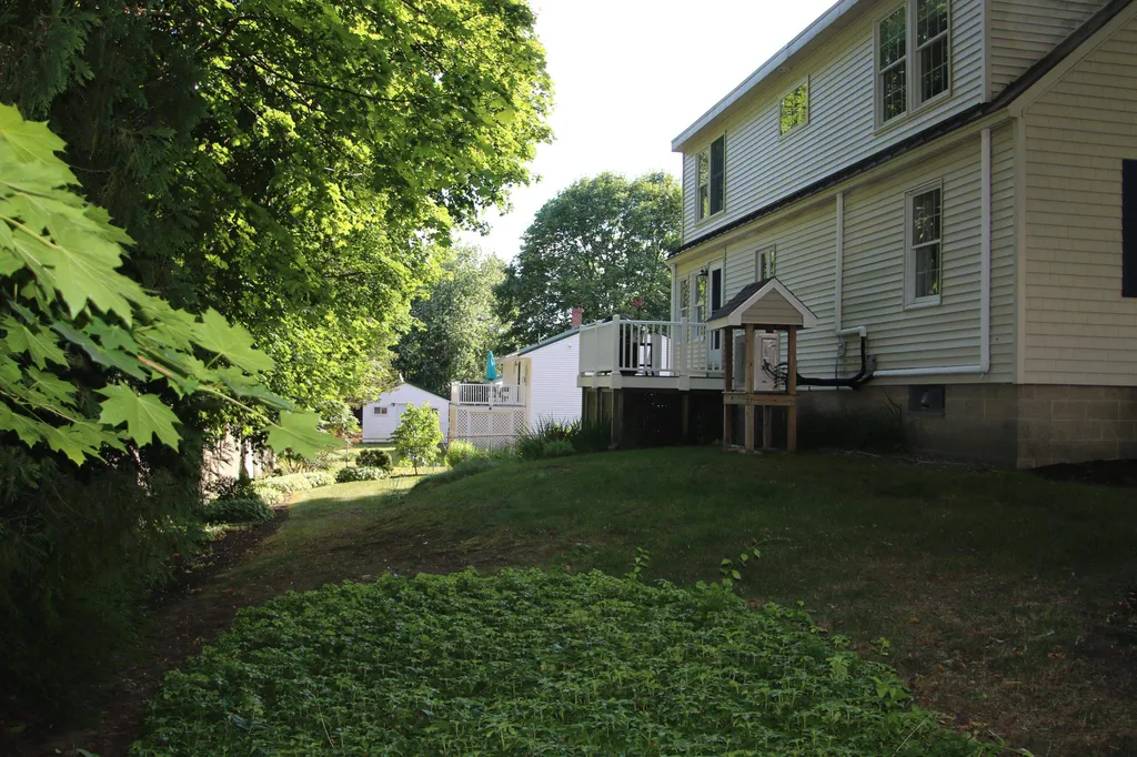 16 Lamprey Terrace Hampton NH 03842