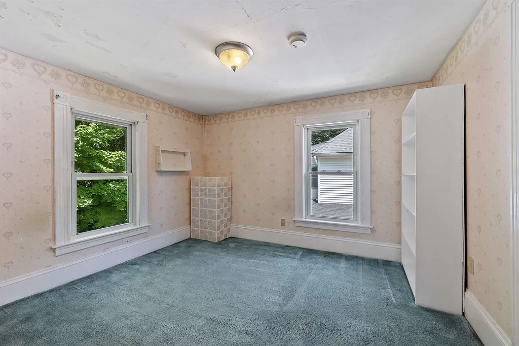6 Mcgrath Street Laconia NH 03246