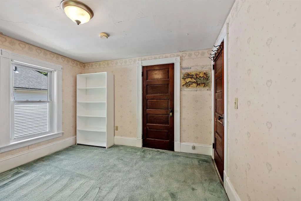6 Mcgrath Street Laconia NH 03246