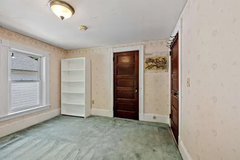 6 Mcgrath Street Laconia NH 03246