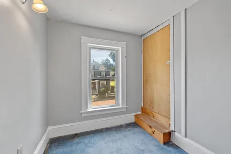 6 Mcgrath Street Laconia NH 03246