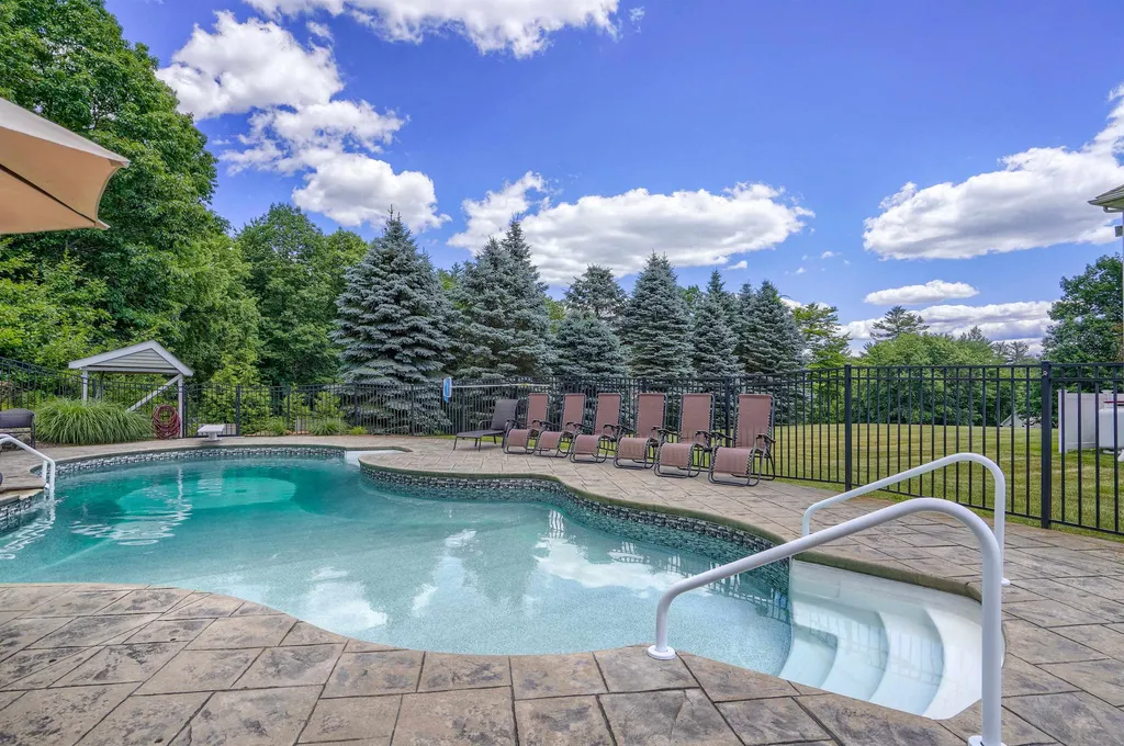 23 Butterfield Lane Bedford NH 03110