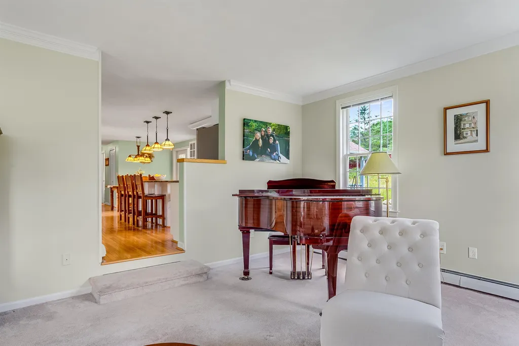 23 Butterfield Lane Bedford NH 03110