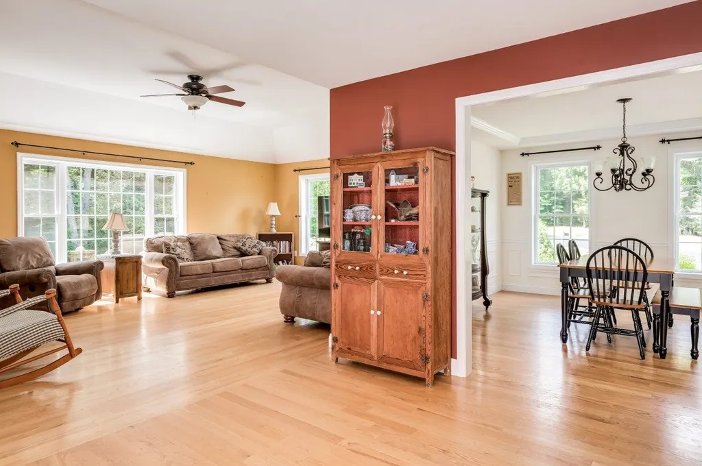 73 Hamilton Drive Epping NH 03042
