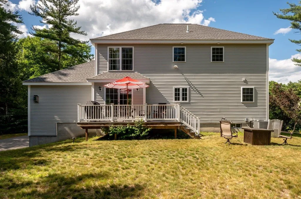 73 Hamilton Drive Epping NH 03042