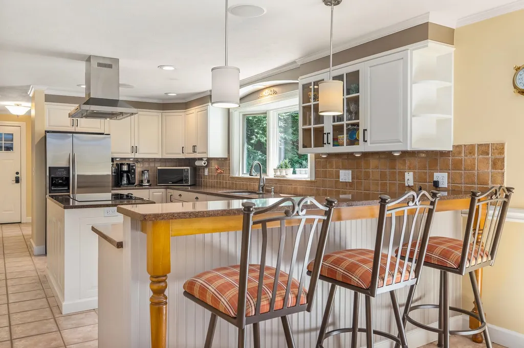 68 Dudley Road Brentwood NH 03833