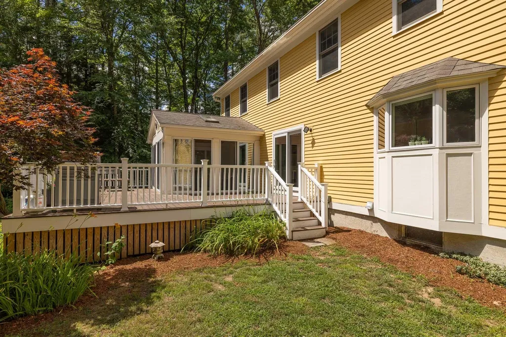 68 Dudley Road Brentwood NH 03833